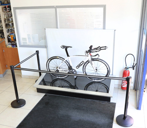 Application réelle poteau aluminium-avec sangle personnalisable